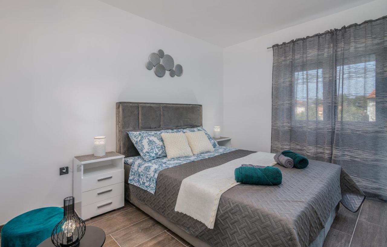 Apartman Luxury Lure Krk Town Buitenkant foto